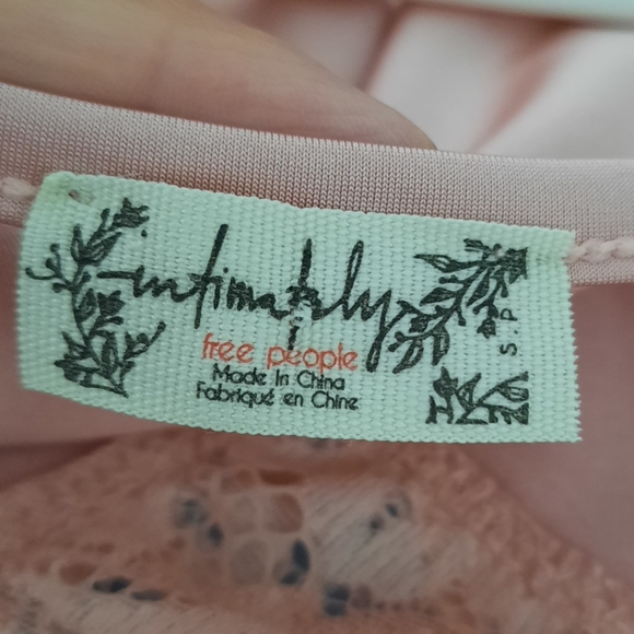 Free People Intimately FB Wild Bunch Bodysuit Pink Lace Trim Womens Size S Vneck - Picture 2 of 13